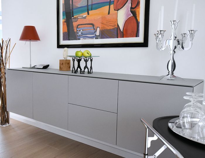 Sideboard Wohnraum in MDF signalgrau lackiert