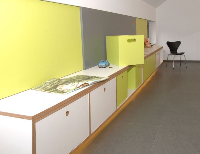 Sideboard Galerie in Multiplex beidseitig HPL mehrfarbig beschichtet
