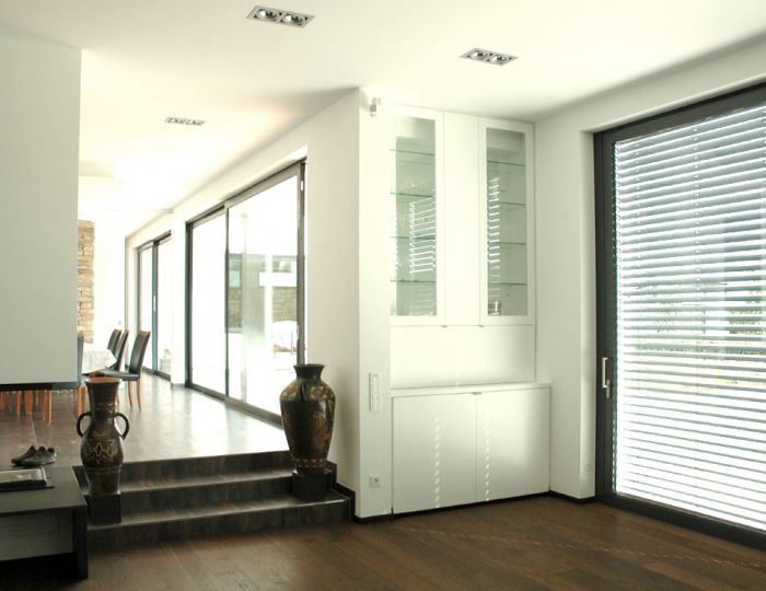 Einbaumöbel Wohnraum in MDF weiß lackiert