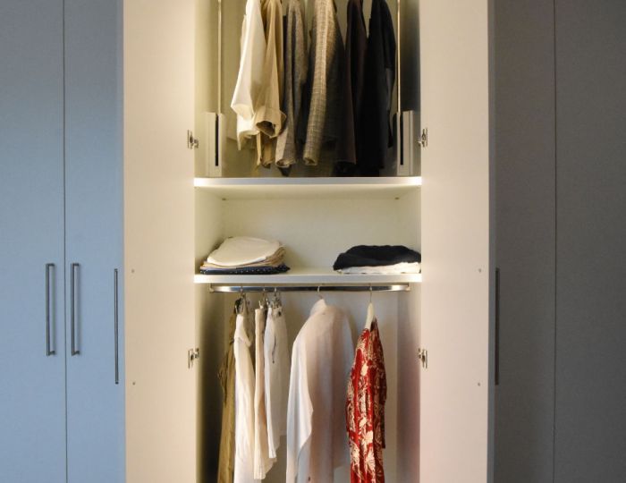 Wandschrank - eingebaut in einer Dachschräge