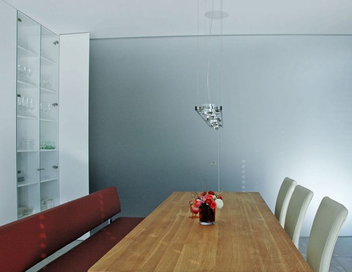 Vitrinenschrank in MDF weiß lackiert
