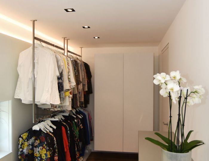 Ankleide mit Garderobe