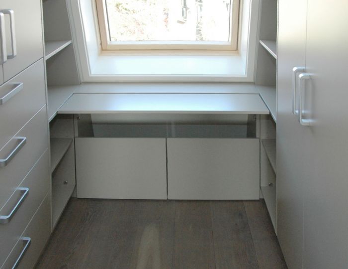 Fronten mit Bügelgriffen verchromt matt