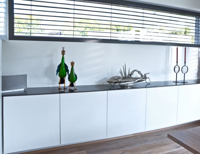 Schrank in Nische in MDF weiß lackiert